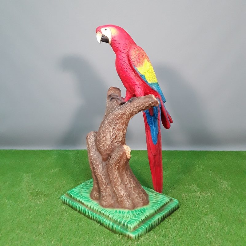 Statue perroquet rouge sur perchoir nlcdeco