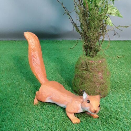Statuette petit écureuil roux nlcdeco