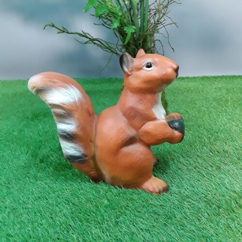 écureuil roux assis nlcdeco