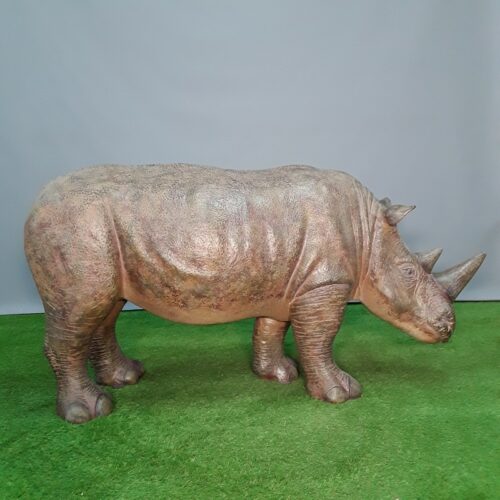 reproduction jeune rhinocéros en résine
