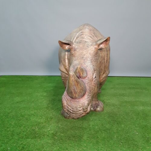 statue décorative jeune rhinocéros