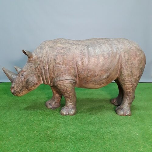 statue résine jeune rhinocéros