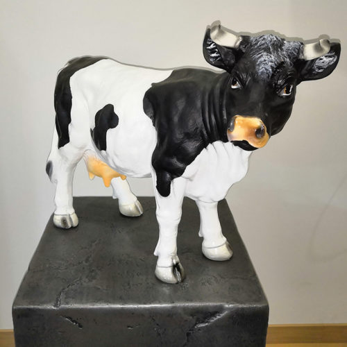 Statuette petite vache noire et blanche