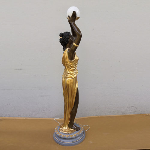 statue femme lampe couleur socle nlcdeco
