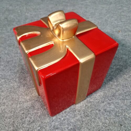 grand cadeau factice décor noël extérieur