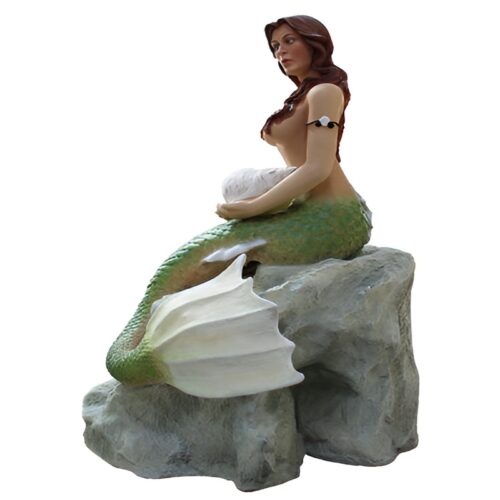 statue de sirène taille réelle avec rocher