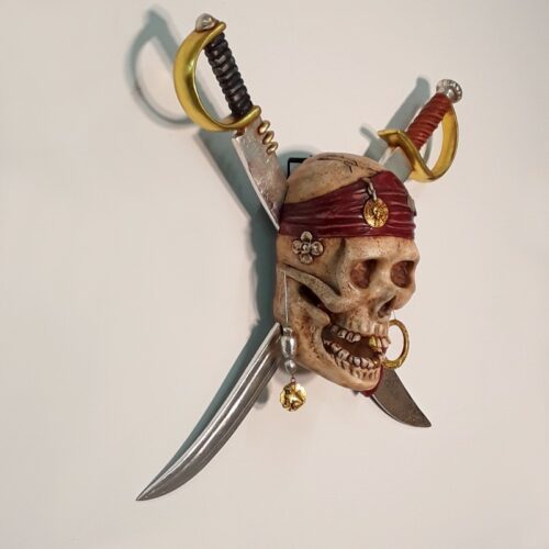 décor mural crâne de pirate avec sabres nlcdeco