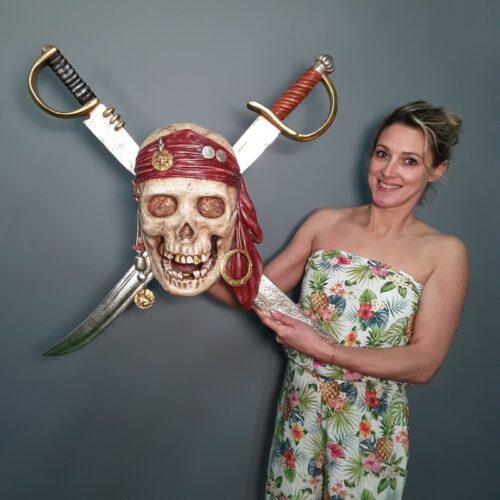 décor mural tête de mort et épées nlcdeco