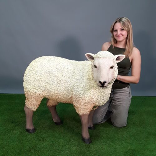 reproduction de mouton statue de jardin en résine