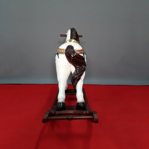décor chambre enfant cheval à bascule