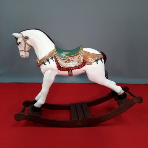 jouet décoratif cheval à bascule
