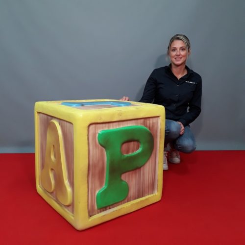 Cube géant décor magasin jouets nlcdeco