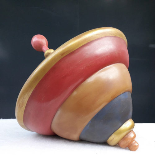 Toupie jouet ancien décor tourner couleur animation enfant jeux nlc deco vue globale (1)