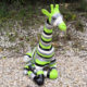 girafe assise rayures verte couleur nlcdeco.fr decoration animaux en resine