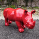 Rhinocéros médium rouge nlcdeco animaux en résine et décor