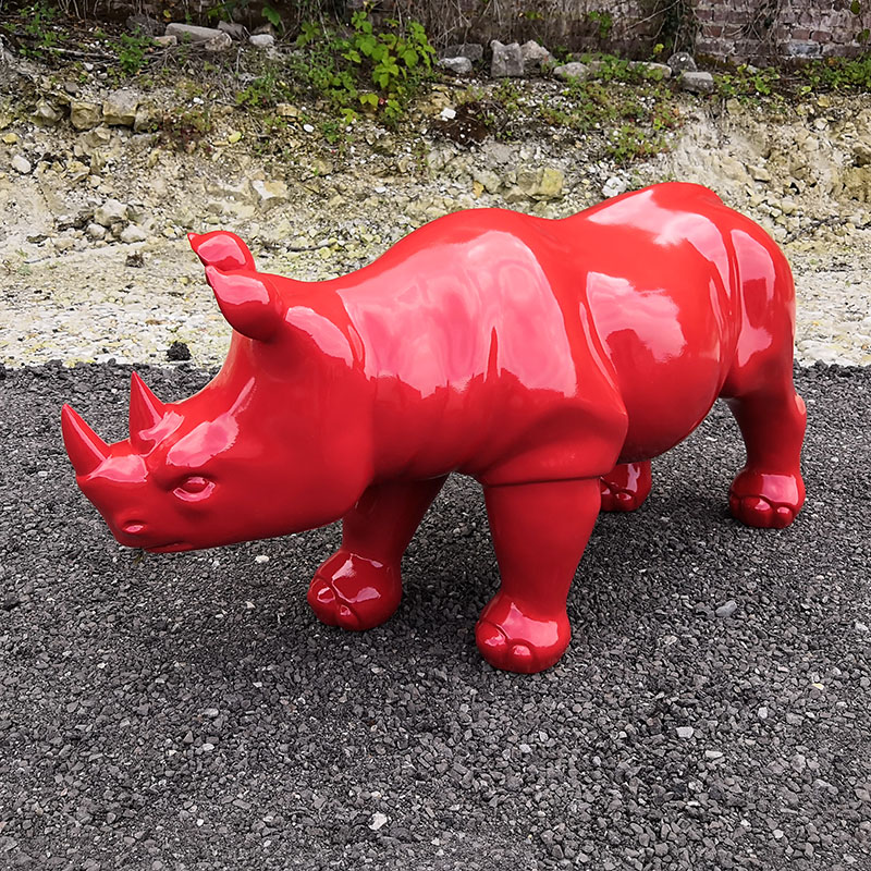 Rhinocéros médium rouge nlcdeco animaux en résine et décor