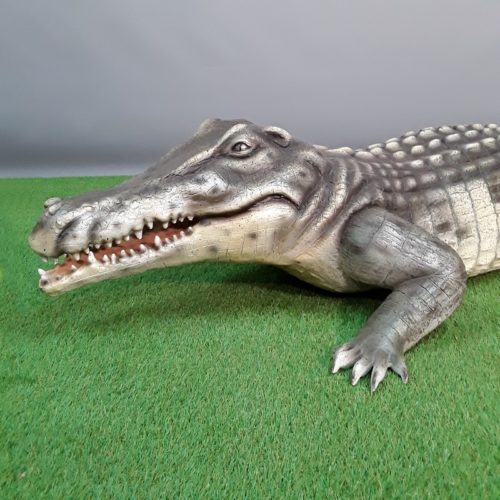 faux crocodile décor de zoo nlcdeco