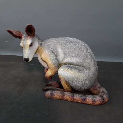 reproduction wallaby accroupi nlcdeco
