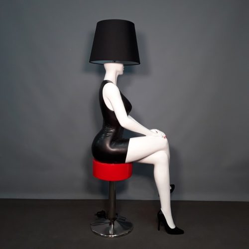 Lampe moderne sur figurine féminine nlcdeco