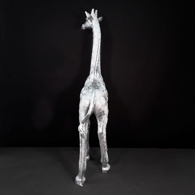 Statue girafe moderne argentée nlcdeco