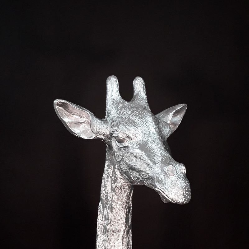 silver resin giraffe nlcdeco