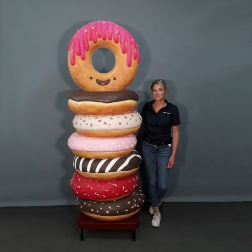 grande tour de donuts colorés nlcdeco
