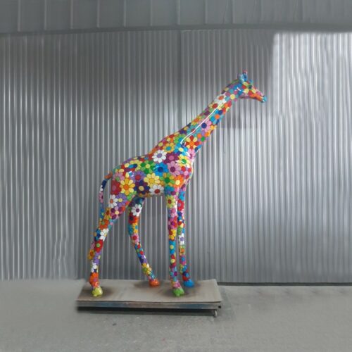 Statue XXL girafe à fleurs nlcdeco