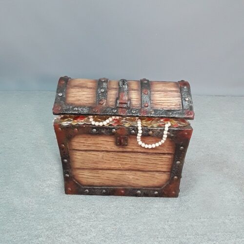 resin small wooden treasure chest nlcdeco