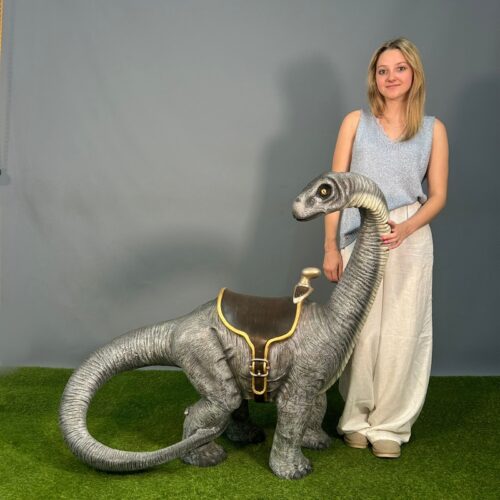 grande figurine d'un dinosaure en résine