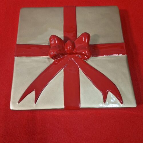 faux cadeau de Noël grand modèle en résine